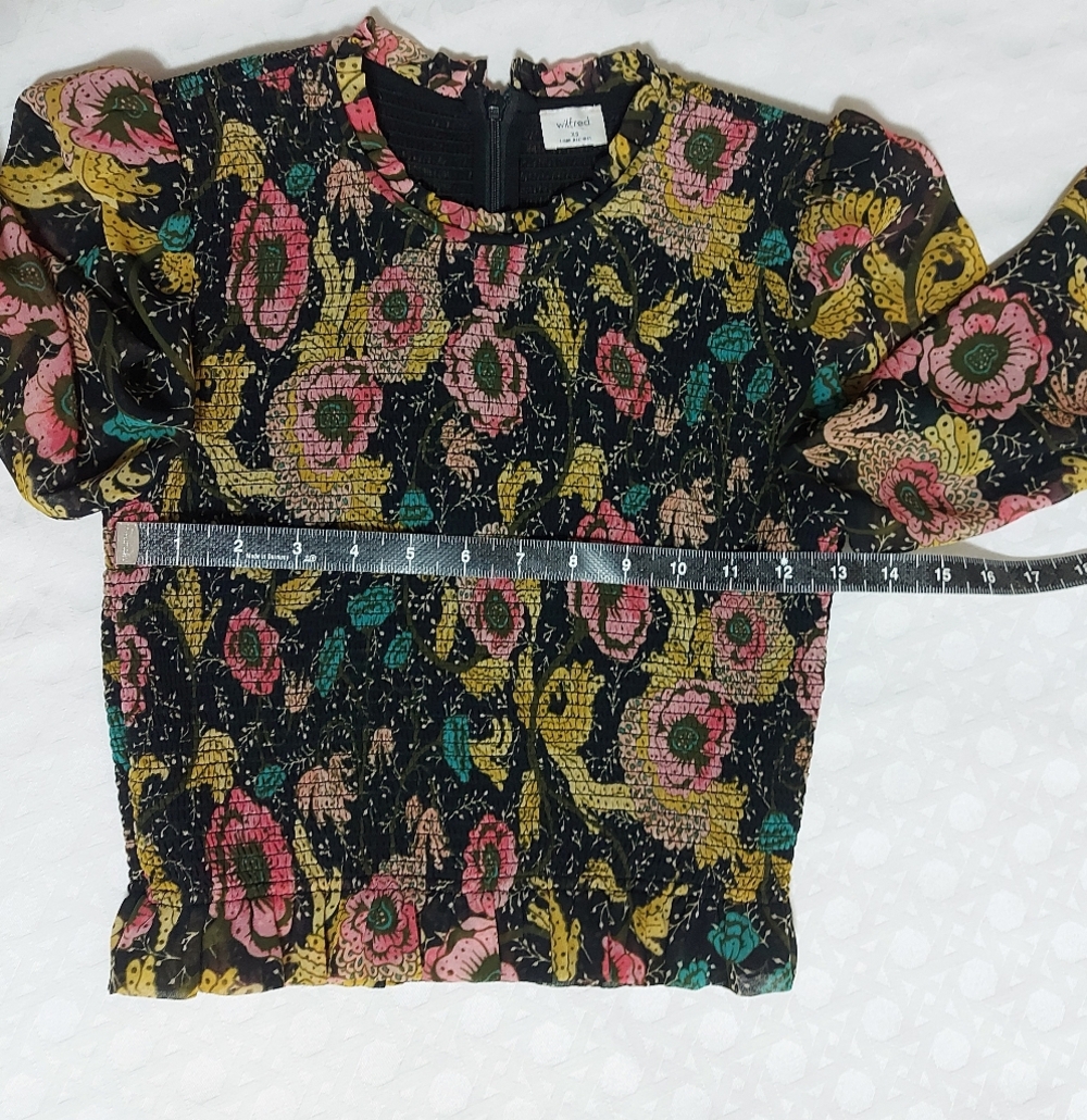 Aritzia Wilfred Lilith Floral Blouse XS Smocked Sheer Long Sleeve Ruffled Edges - Picture 3 of 9